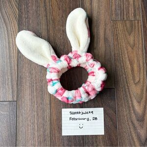 STRAWBERRY BUNNY Soft Stretchy Headband For Skincare